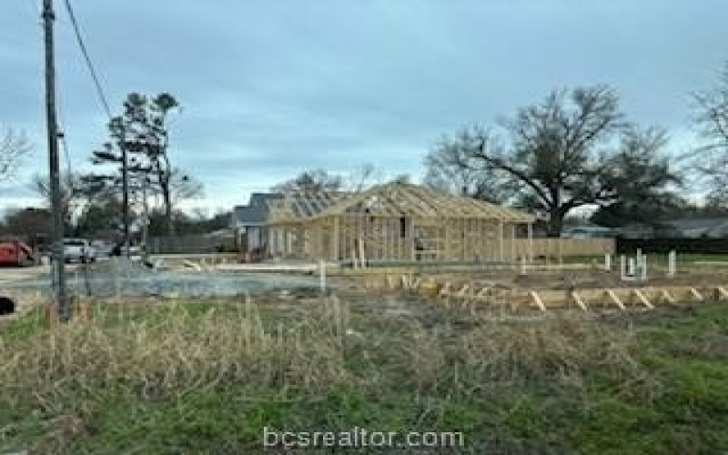 716 N Perkins, Franklin, TX 77856, 3 Bedrooms Bedrooms, ,2 BathroomsBathrooms,Residential,For Sale,716 N Perkins,0,26001195