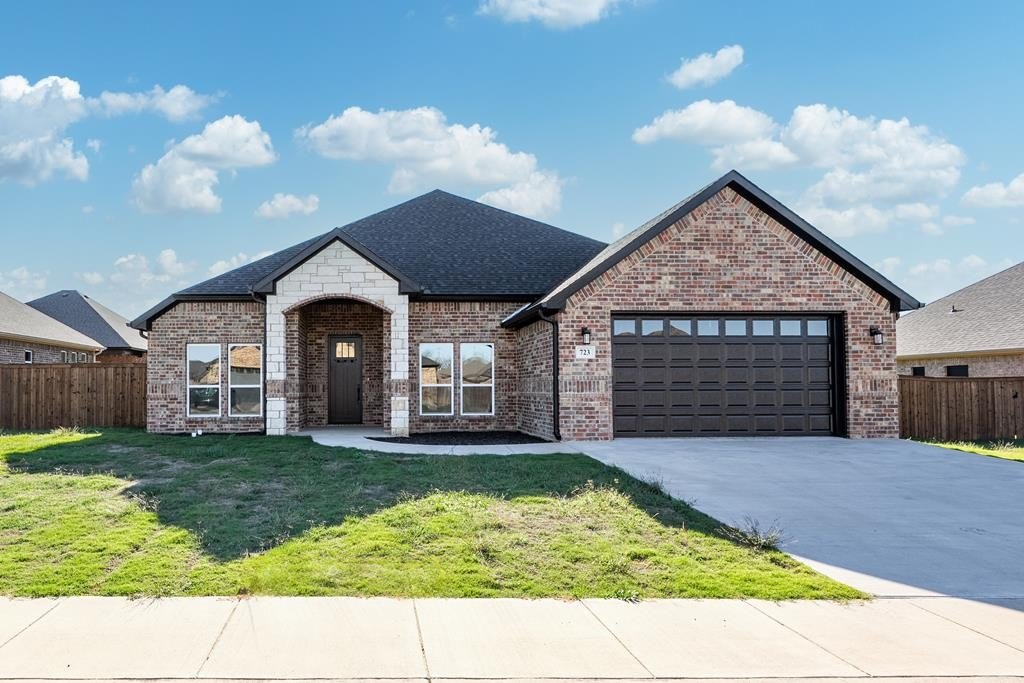 723 Cobblestone Cir, Mabank, TX 75147, 4 Bedrooms Bedrooms, ,2 BathroomsBathrooms,Residential,For Sale,723 Cobblestone Cir,0,110247