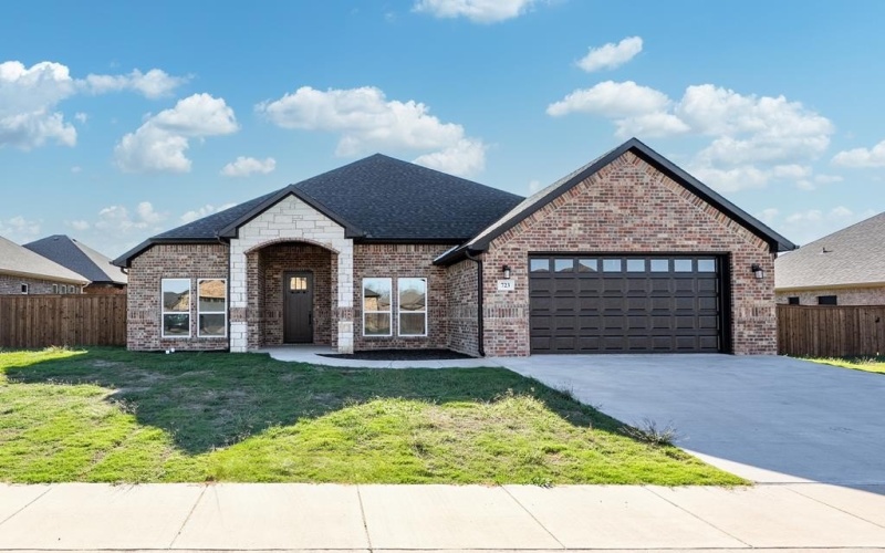723 Cobblestone Cir, Mabank, TX 75147, 4 Bedrooms Bedrooms, ,2 BathroomsBathrooms,Residential,For Sale,723 Cobblestone Cir,0,110247