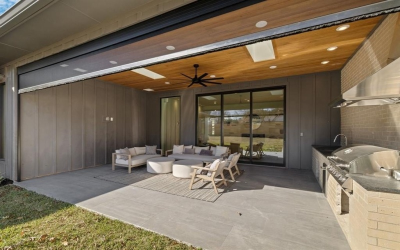 3832 Blue Trace Lane, Farmers Branch, TX 75244, 4 Habitaciones Habitaciones , ,5 BañosBaños,Residential,En Venta,3832 Blue Trace Lane,0,21157244