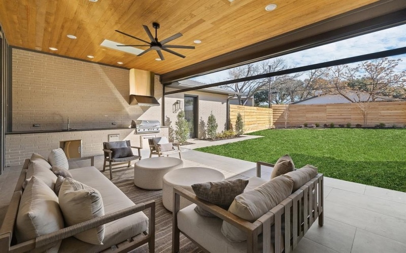 3832 Blue Trace Lane, Farmers Branch, TX 75244, 4 Habitaciones Habitaciones , ,5 BañosBaños,Residential,En Venta,3832 Blue Trace Lane,0,21157244