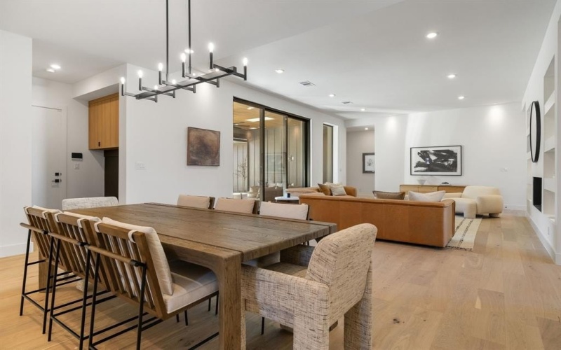 3832 Blue Trace Lane, Farmers Branch, TX 75244, 4 Habitaciones Habitaciones , ,5 BañosBaños,Residential,En Venta,3832 Blue Trace Lane,0,21157244