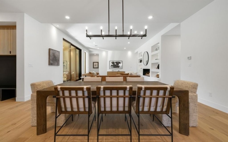 3832 Blue Trace Lane, Farmers Branch, TX 75244, 4 Habitaciones Habitaciones , ,5 BañosBaños,Residential,En Venta,3832 Blue Trace Lane,0,21157244