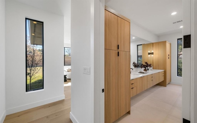 3832 Blue Trace Lane, Farmers Branch, TX 75244, 4 Habitaciones Habitaciones , ,5 BañosBaños,Residential,En Venta,3832 Blue Trace Lane,0,21157244