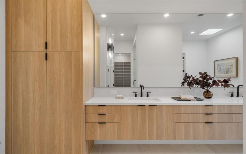 3832 Blue Trace Lane, Farmers Branch, TX 75244, 4 Habitaciones Habitaciones , ,5 BañosBaños,Residential,En Venta,3832 Blue Trace Lane,0,21157244