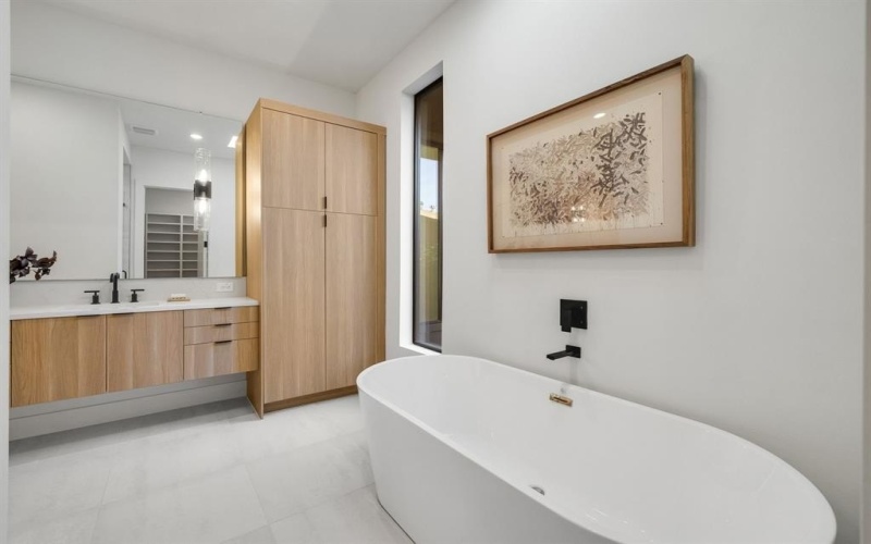 3832 Blue Trace Lane, Farmers Branch, TX 75244, 4 Habitaciones Habitaciones , ,5 BañosBaños,Residential,En Venta,3832 Blue Trace Lane,0,21157244