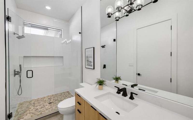 3832 Blue Trace Lane, Farmers Branch, TX 75244, 4 Habitaciones Habitaciones , ,5 BañosBaños,Residential,En Venta,3832 Blue Trace Lane,0,21157244