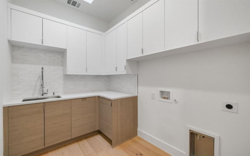 3832 Blue Trace Lane, Farmers Branch, TX 75244, 4 Habitaciones Habitaciones , ,5 BañosBaños,Residential,En Venta,3832 Blue Trace Lane,0,21157244