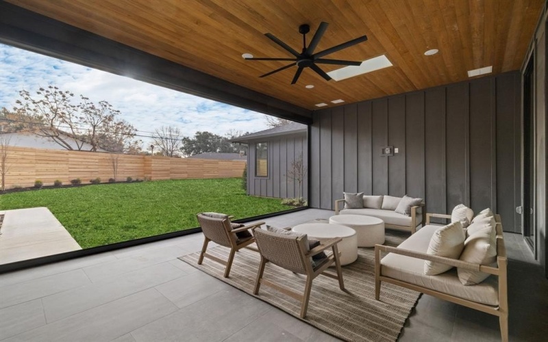 3832 Blue Trace Lane, Farmers Branch, TX 75244, 4 Habitaciones Habitaciones , ,5 BañosBaños,Residential,En Venta,3832 Blue Trace Lane,0,21157244