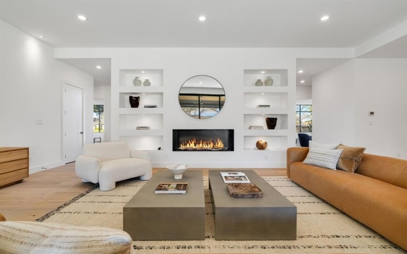 3832 Blue Trace Lane, Farmers Branch, TX 75244, 4 Habitaciones Habitaciones , ,5 BañosBaños,Residential,En Venta,3832 Blue Trace Lane,0,21157244