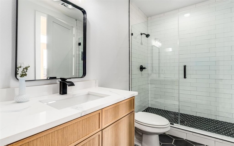 2080 Kelly Avenue #105, Dallas, TX 75215, 2 Habitaciones Habitaciones , ,2 BañosBaños,Residential,En Venta,2080 Kelly Avenue,0,21165083