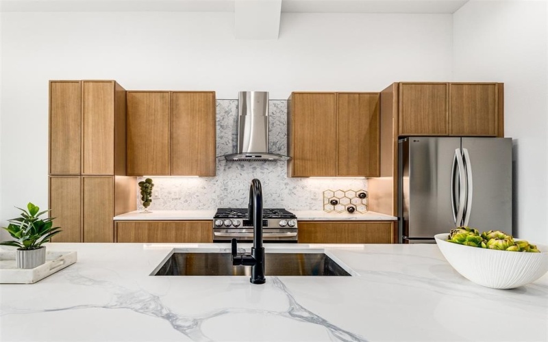 2080 Kelly Avenue #105, Dallas, TX 75215, 2 Habitaciones Habitaciones , ,2 BañosBaños,Residential,En Venta,2080 Kelly Avenue,0,21165083