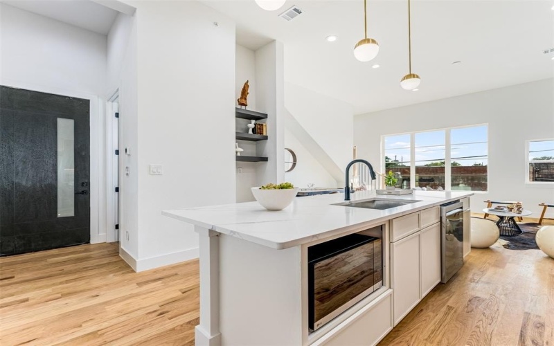 2080 Kelly Avenue #105, Dallas, TX 75215, 2 Habitaciones Habitaciones , ,2 BañosBaños,Residential,En Venta,2080 Kelly Avenue,0,21165083