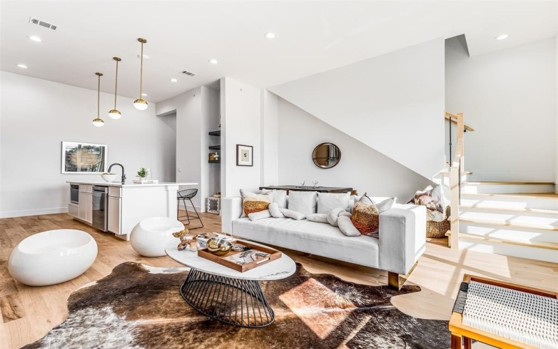 2080 Kelly Avenue #105, Dallas, TX 75215, 2 Habitaciones Habitaciones , ,2 BañosBaños,Residential,En Venta,2080 Kelly Avenue,0,21165083