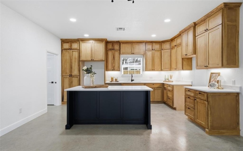 1813 Post Oak Drive, Waco, TX 76705, 3 Bedrooms Bedrooms, ,2 BathroomsBathrooms,Residential,For Sale,1813 Post Oak Drive,0,21165458