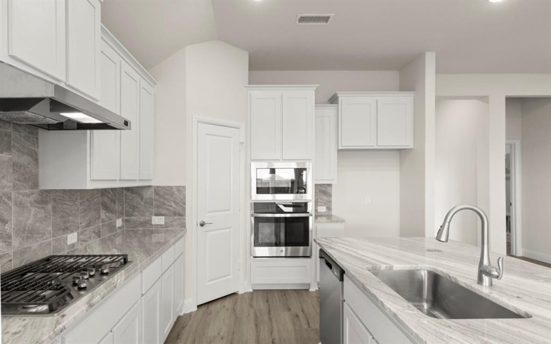 1510 Park Hills Boulevard, Rockwall, TX 75087, 4 Habitaciones Habitaciones , ,3 BañosBaños,Residential,En Venta,1510 Park Hills Boulevard,0,21165645