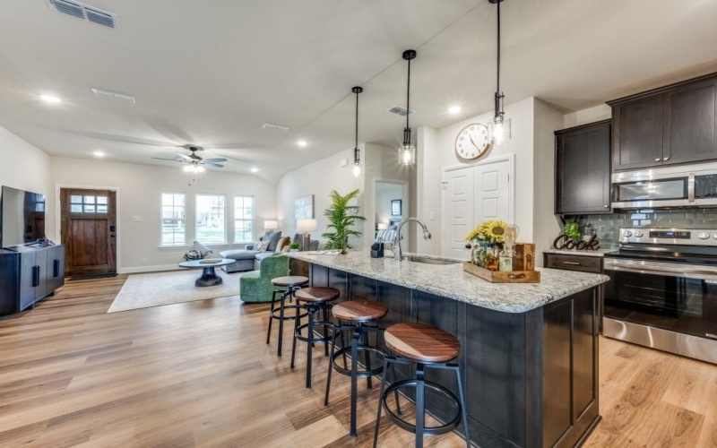 204 Walnut Street, Whitesboro, TX 76273, 3 Bedrooms Bedrooms, ,2 BathroomsBathrooms,Residential,For Sale,204 Walnut Street,0,21165936