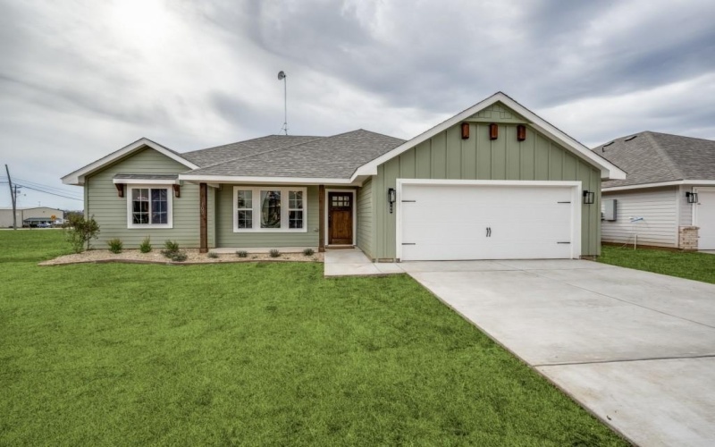 204 Walnut Street, Whitesboro, TX 76273, 3 Bedrooms Bedrooms, ,2 BathroomsBathrooms,Residential,For Sale,204 Walnut Street,0,21165936