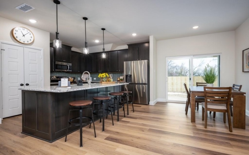 204 Walnut Street, Whitesboro, TX 76273, 3 Bedrooms Bedrooms, ,2 BathroomsBathrooms,Residential,For Sale,204 Walnut Street,0,21165936