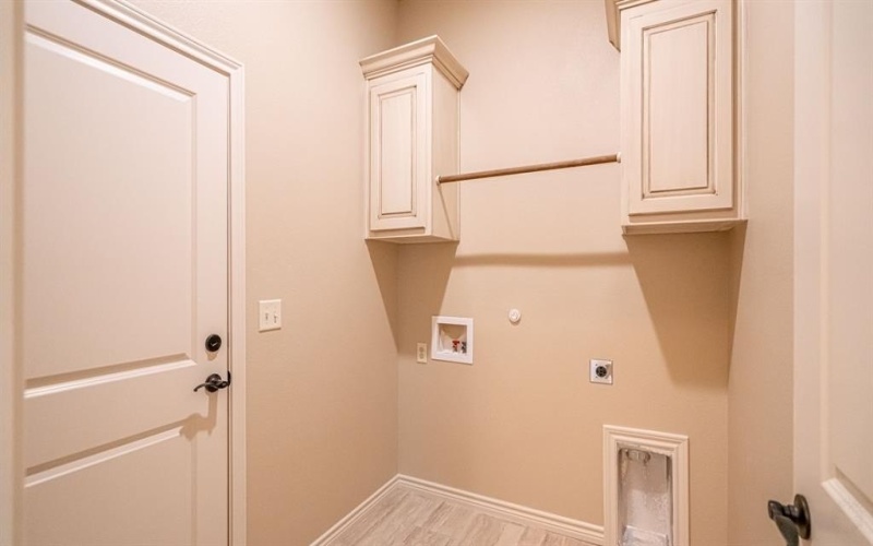 2714 Austin Drive, Granbury, TX 76048, 3 Bedrooms Bedrooms, ,2 BathroomsBathrooms,Residential,For Sale,2714 Austin Drive,0,21166093