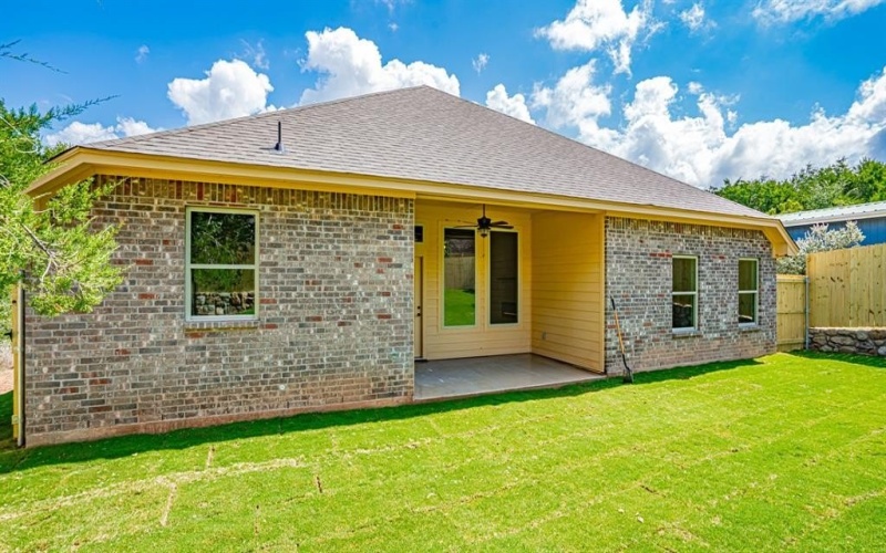 2714 Austin Drive, Granbury, TX 76048, 3 Bedrooms Bedrooms, ,2 BathroomsBathrooms,Residential,For Sale,2714 Austin Drive,0,21166093