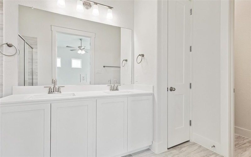 917 Meadowcrest Drive, Plano, TX 75075, 2 Bedrooms Bedrooms, ,2 BathroomsBathrooms,Residential,For Sale,917 Meadowcrest Drive,20607475
