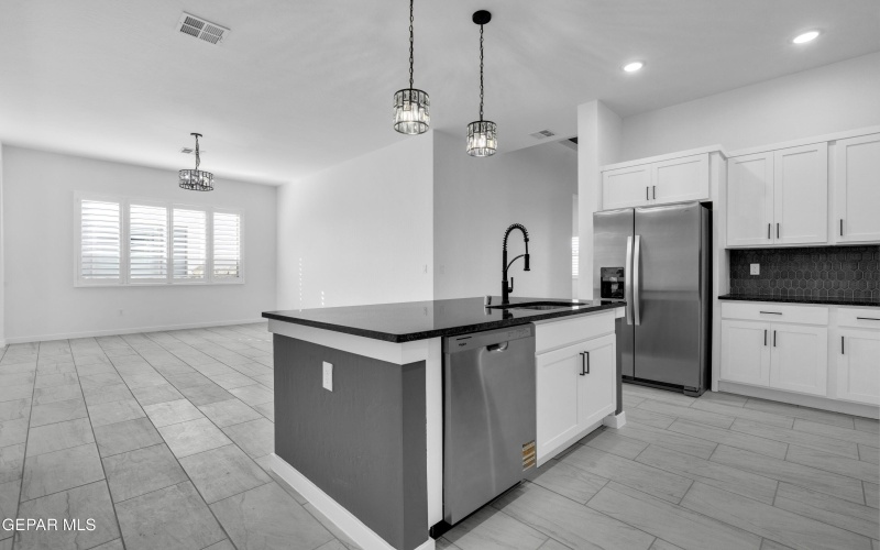 1416 DYLAN Place, El Paso, TX 79928, 4 Habitaciones Habitaciones , ,2 BañosBaños,Residential,En Venta,1416 DYLAN Place,0,937421