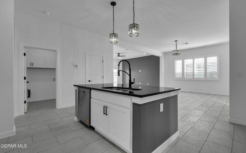 1416 DYLAN Place, El Paso, TX 79928, 4 Habitaciones Habitaciones , ,2 BañosBaños,Residential,En Venta,1416 DYLAN Place,0,937421