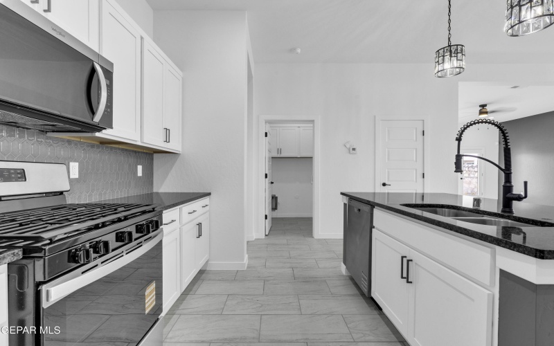 1416 DYLAN Place, El Paso, TX 79928, 4 Habitaciones Habitaciones , ,2 BañosBaños,Residential,En Venta,1416 DYLAN Place,0,937421