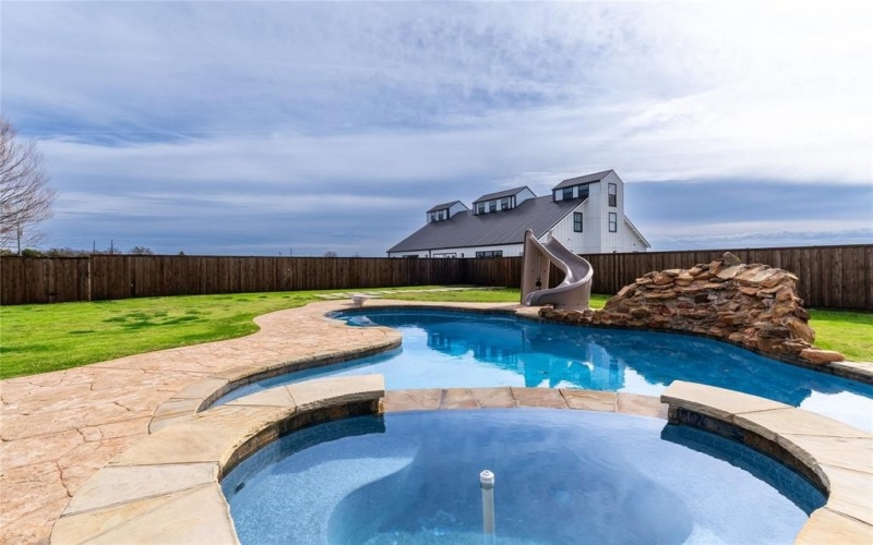 1012 Fm 36 N, Greenville, TX 75401, 4 Habitaciones Habitaciones , ,3 BañosBaños,Residential,En Venta,1012 Fm 36 N,0,21146407