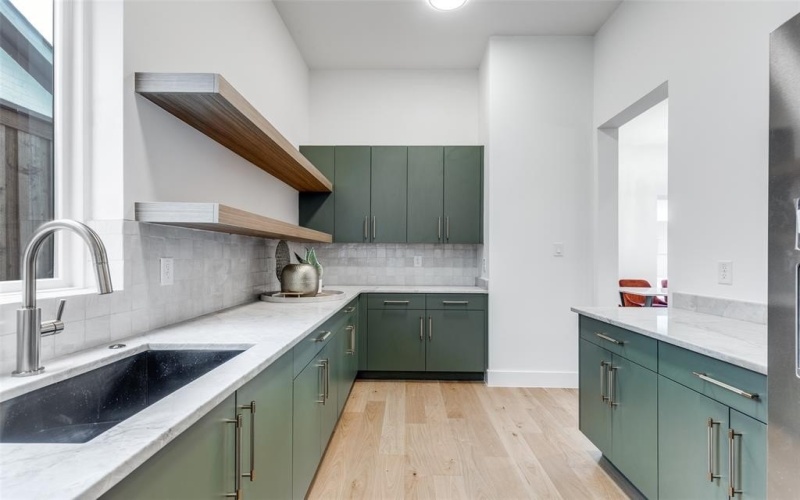 3733 Manana Drive, Dallas, TX 75220, 5 Bedrooms Bedrooms, ,7 BathroomsBathrooms,Residential,For Sale,3733 Manana Drive,0,21161464