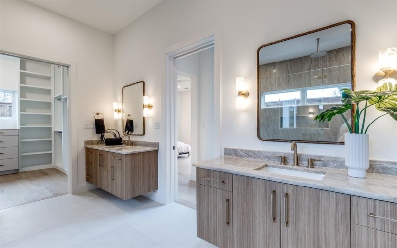 3733 Manana Drive, Dallas, TX 75220, 5 Bedrooms Bedrooms, ,7 BathroomsBathrooms,Residential,For Sale,3733 Manana Drive,0,21161464