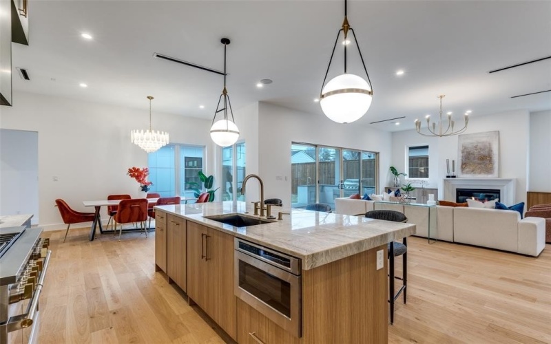 3733 Manana Drive, Dallas, TX 75220, 5 Bedrooms Bedrooms, ,7 BathroomsBathrooms,Residential,For Sale,3733 Manana Drive,0,21161464