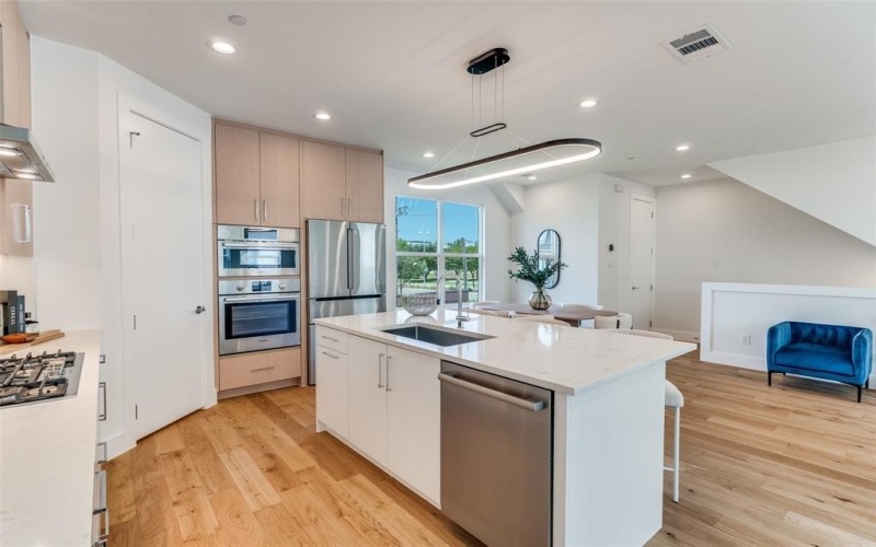 3940 Spring Valley Road #1, Farmers Branch, TX 75001, 2 Habitaciones Habitaciones , ,2 BañosBaños,Residential,En Venta,3940 Spring Valley Road,0,21164720