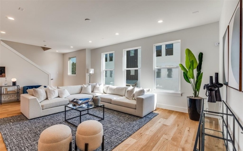 3940 Spring Valley Road #1, Farmers Branch, TX 75001, 2 Habitaciones Habitaciones , ,2 BañosBaños,Residential,En Venta,3940 Spring Valley Road,0,21164720