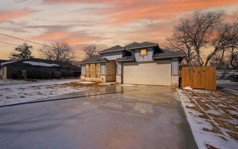 601 E Willingham Street, Cleburne, TX 76031, 3 Habitaciones Habitaciones , ,2 BañosBaños,Residential,En Venta,601 E Willingham Street,0,21166207