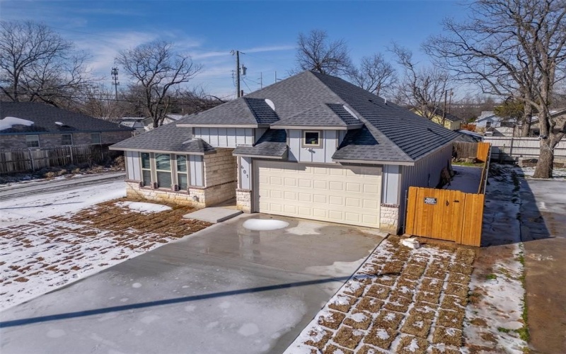 601 E Willingham Street, Cleburne, TX 76031, 3 Habitaciones Habitaciones , ,2 BañosBaños,Residential,En Venta,601 E Willingham Street,0,21166207