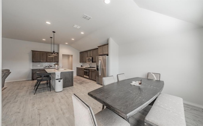 744 Stone Eagle Drive, Azle, TX 76020, 4 Habitaciones Habitaciones , ,2 BañosBaños,Residential,En Venta,744 Stone Eagle Drive,0,21166241