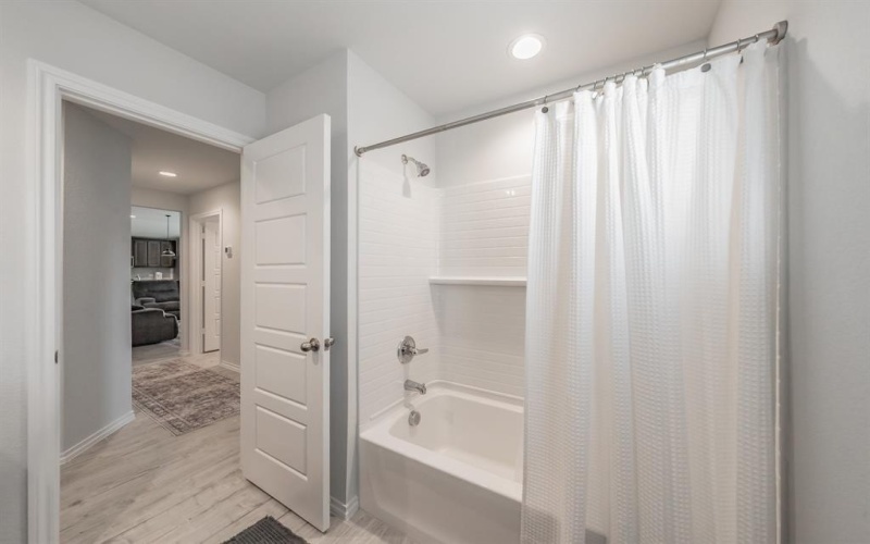 744 Stone Eagle Drive, Azle, TX 76020, 4 Habitaciones Habitaciones , ,2 BañosBaños,Residential,En Venta,744 Stone Eagle Drive,0,21166241