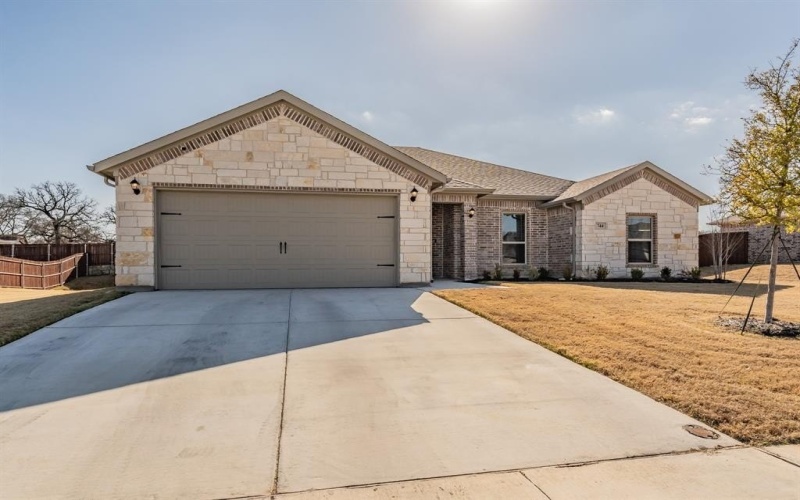 744 Stone Eagle Drive, Azle, TX 76020, 4 Habitaciones Habitaciones , ,2 BañosBaños,Residential,En Venta,744 Stone Eagle Drive,0,21166241