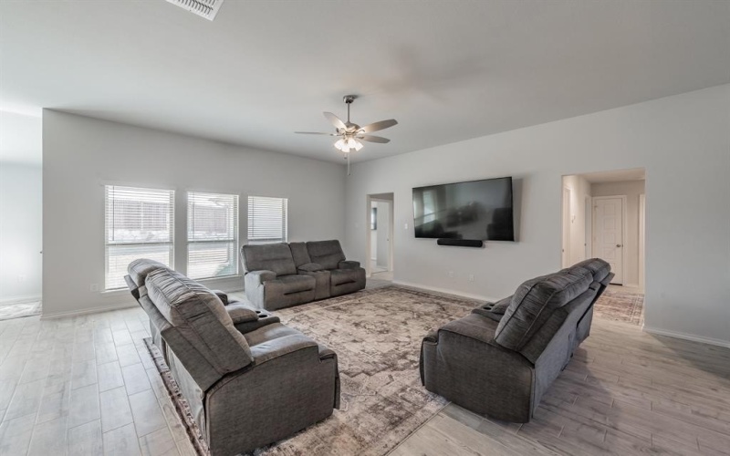 744 Stone Eagle Drive, Azle, TX 76020, 4 Habitaciones Habitaciones , ,2 BañosBaños,Residential,En Venta,744 Stone Eagle Drive,0,21166241