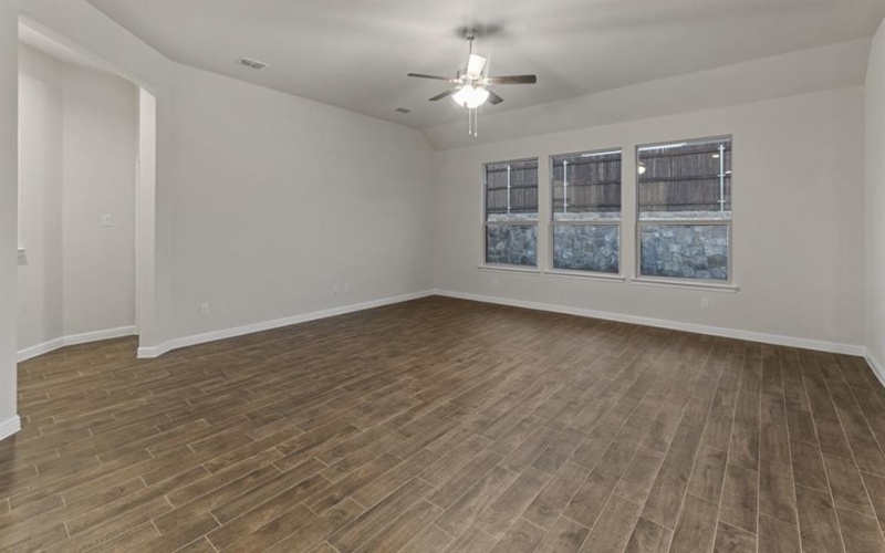 10388 SARASOTA Street, Grand Prairie, TX 76065, 4 Habitaciones Habitaciones , ,2 BañosBaños,Residential,En Venta,10388 SARASOTA Street,0,21166429