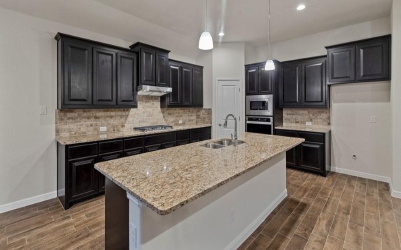 10388 SARASOTA Street, Grand Prairie, TX 76065, 4 Habitaciones Habitaciones , ,2 BañosBaños,Residential,En Venta,10388 SARASOTA Street,0,21166429