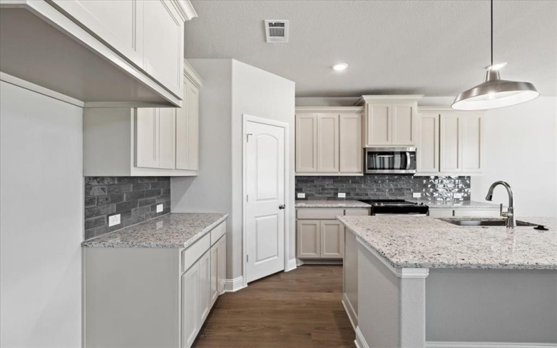 4004 Roan Court, Springtown, TX 76082, 4 Bedrooms Bedrooms, ,2 BathroomsBathrooms,Residential,For Sale,4004 Roan Court,20610706