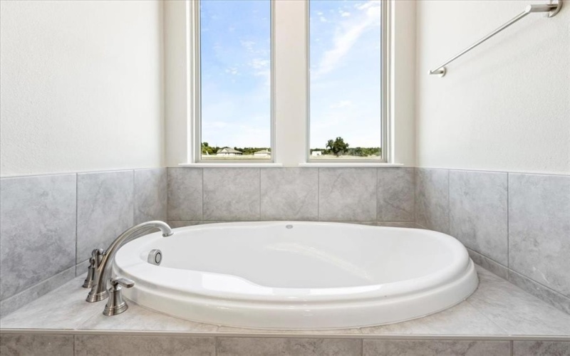 4004 Roan Court, Springtown, TX 76082, 4 Bedrooms Bedrooms, ,2 BathroomsBathrooms,Residential,For Sale,4004 Roan Court,20610706