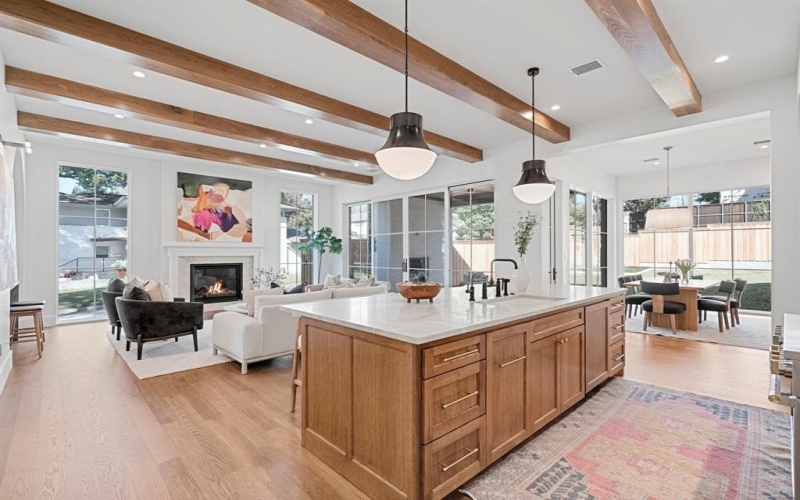 6903 La Vista Drive, Dallas, TX 75214, 5 Bedrooms Bedrooms, ,6 BathroomsBathrooms,Residential,For Sale,6903 La Vista Drive,0,21166644