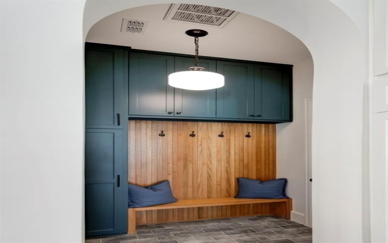 6903 La Vista Drive, Dallas, TX 75214, 5 Bedrooms Bedrooms, ,6 BathroomsBathrooms,Residential,For Sale,6903 La Vista Drive,0,21166644