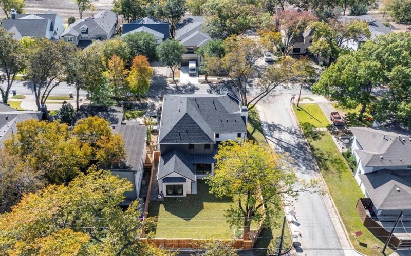 6903 La Vista Drive, Dallas, TX 75214, 5 Bedrooms Bedrooms, ,6 BathroomsBathrooms,Residential,For Sale,6903 La Vista Drive,0,21166644