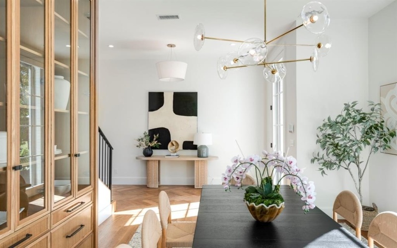 6903 La Vista Drive, Dallas, TX 75214, 5 Bedrooms Bedrooms, ,6 BathroomsBathrooms,Residential,For Sale,6903 La Vista Drive,0,21166644