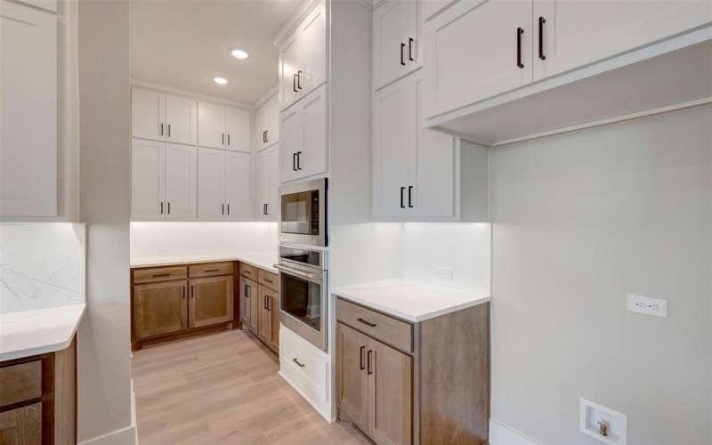 2305 Northshore Trail, Lakewood Village, TX 75068, 4 Bedrooms Bedrooms, ,3 BathroomsBathrooms,Residential,For Sale,2305 Northshore Trail,0,21166799